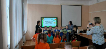 По лабиринту опытов - к науке! По лабиринту опытов - к науке!.