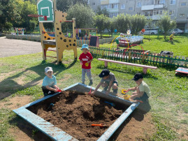 Уходит тихо лето... Уходит тихо лето.