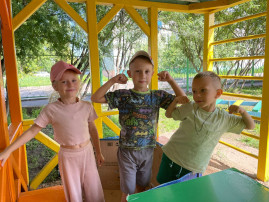 Уходит тихо лето... Уходит тихо лето.